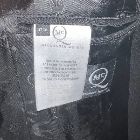 Alexander McQueen Black Tuxedo with White Accents - Picture 4 of 9